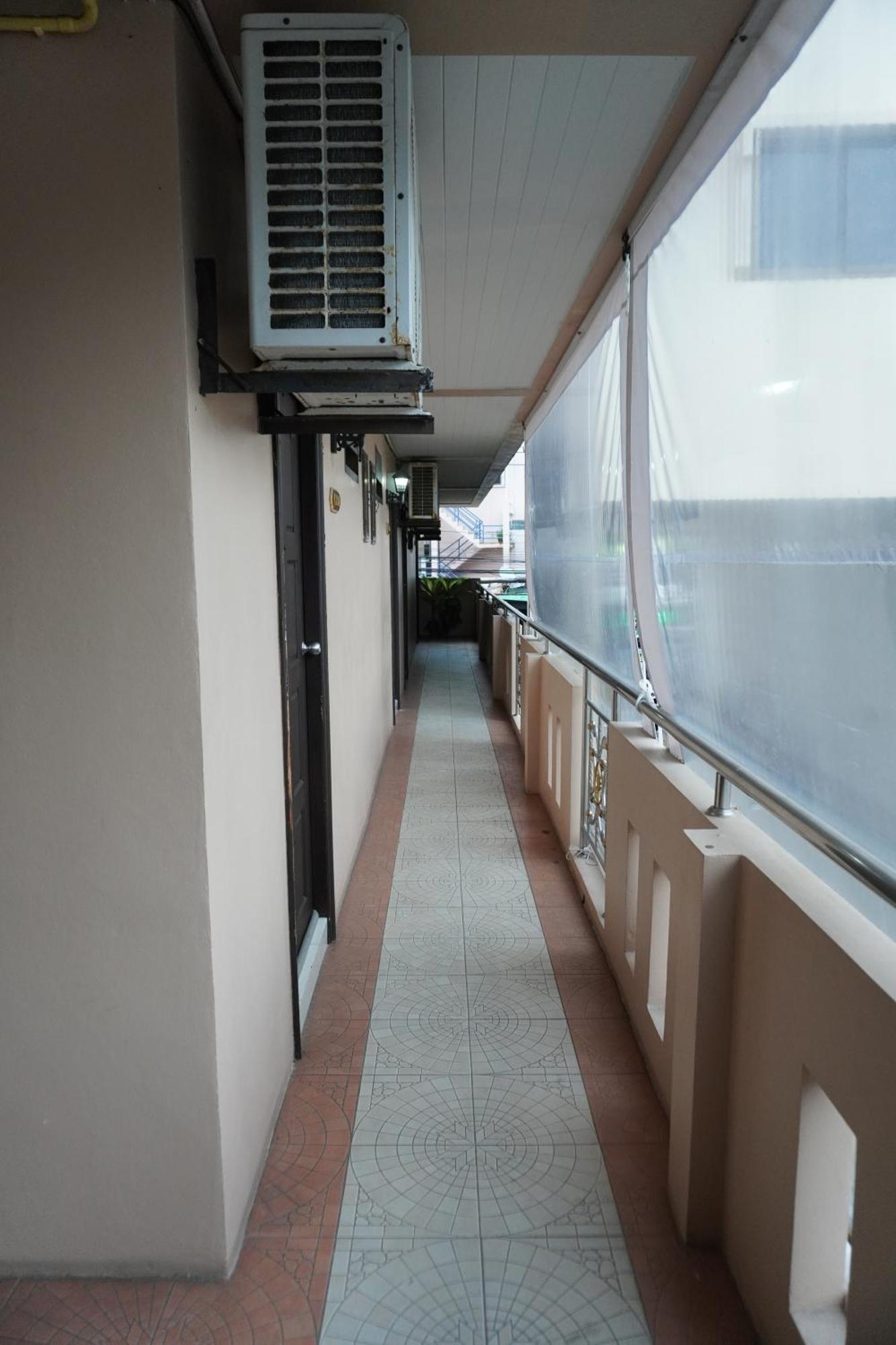 Centre Point Nanai Hotell Patong Exteriör bild