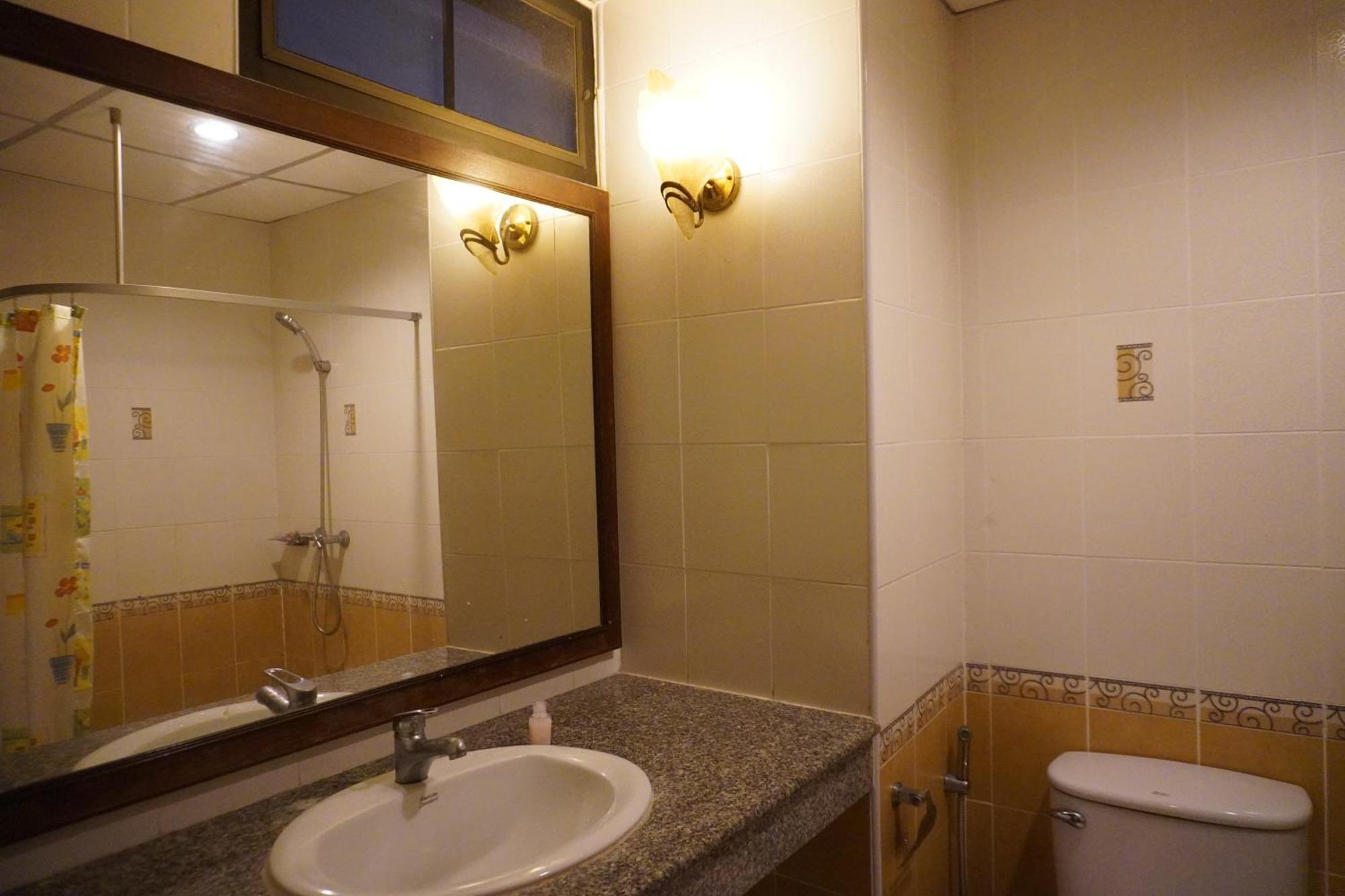 Centre Point Nanai Hotell Patong Exteriör bild